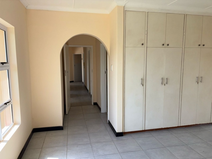 5 Bedroom Property for Sale in Beacon Bay North Eastern Cape